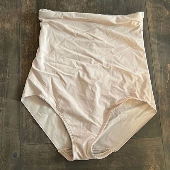 Miracle suit Extra Firm Control Waist Brief - 2755
Sz- 2 XL - Picture 2 of 11